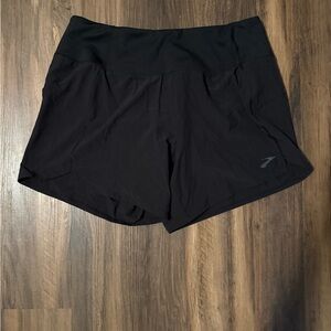 Brooks Women’s Black Athletic Shorts M